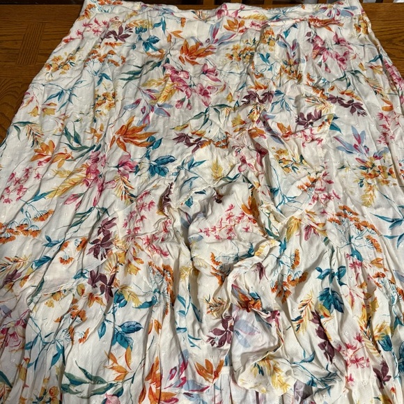 NEW Torrid Swiss Dot Ruffle Hi-Low Maxi Skirt 4X in Floral Ivory Tiered Ruffle - Picture 6 of 16